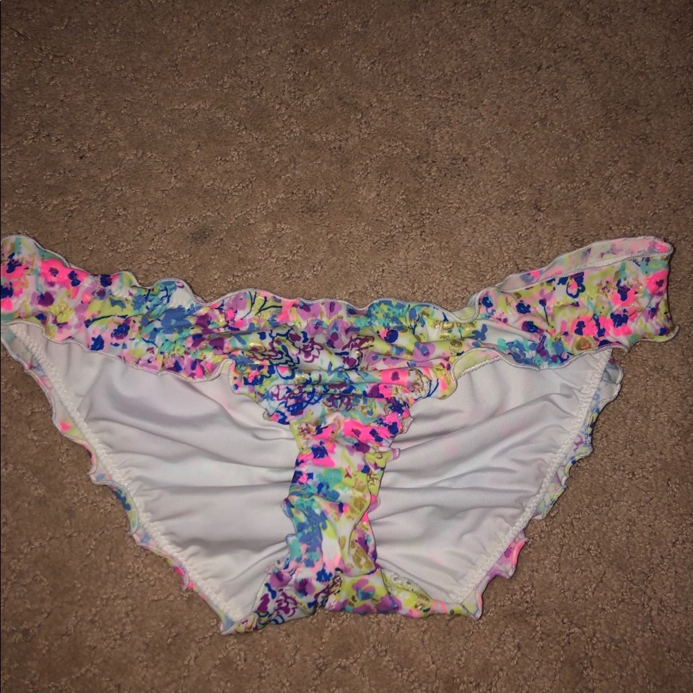 Women’s Victoria’s Secret ruffle bottoms